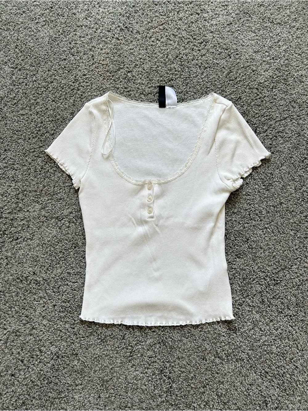 H&M Cream Ribbed Scoop-Neck Button Crop Top